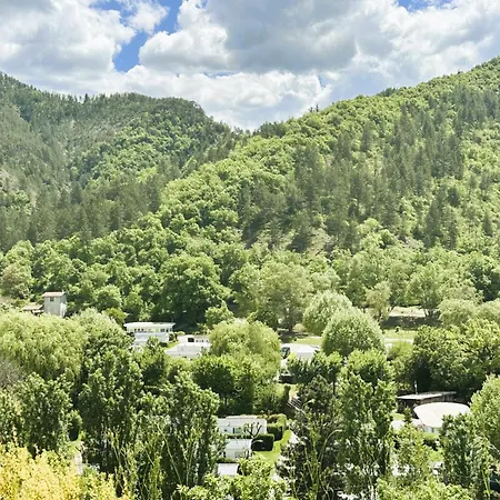 Du Bourg