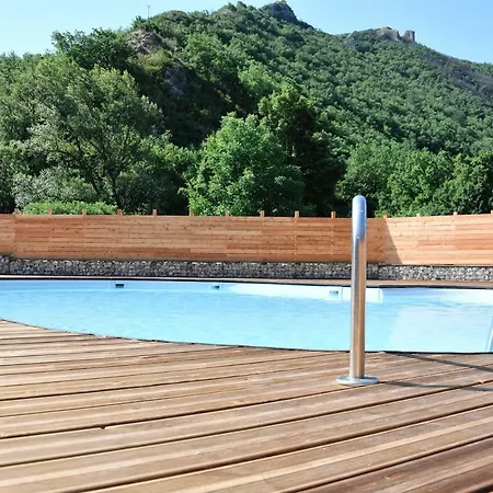 Du Bourg Campsite 2*